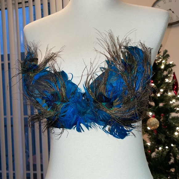 Peacock Feathered Strapless Bra - Picture 6 of 10